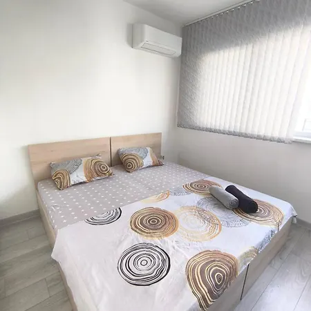 411th One Bedroom Lägenhet Sofia