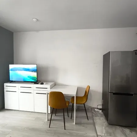 411th One Bedroom Lägenhet *
